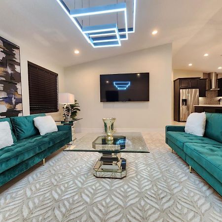 The Villa Orlando@College Park. Sleeps16 Dış mekan fotoğraf