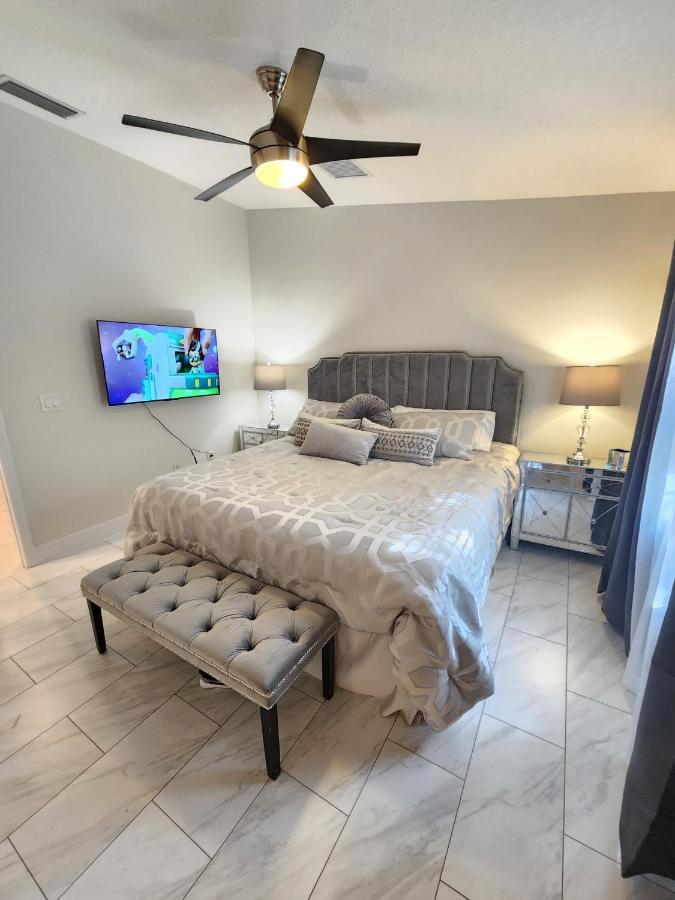 The Villa Orlando@College Park. Sleeps16 Dış mekan fotoğraf