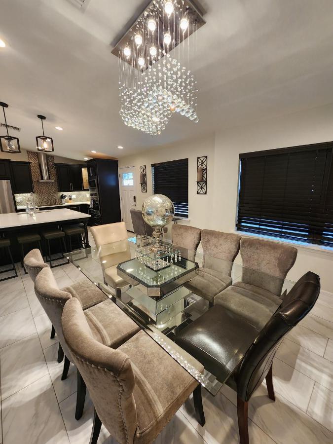 The Villa Orlando@College Park. Sleeps16 Dış mekan fotoğraf